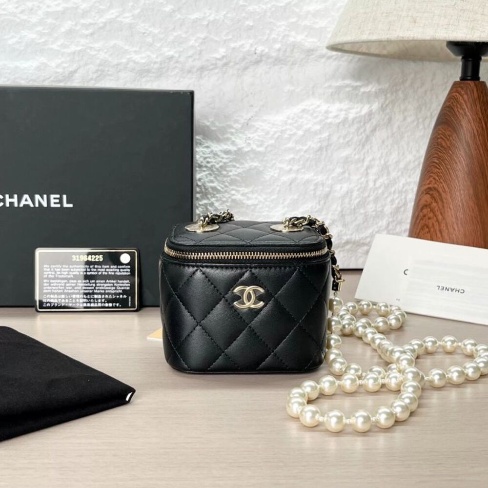 Chanel Women Pre-Loved Bag Very Good Condition